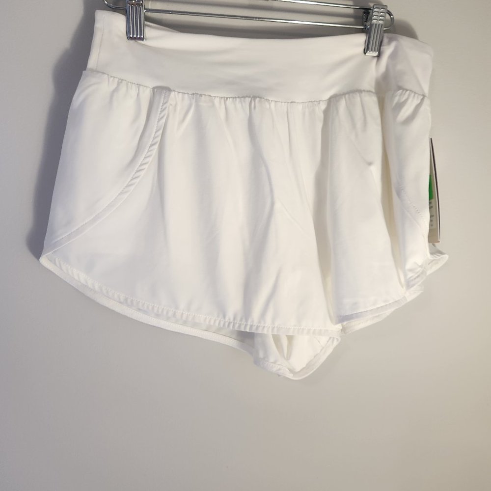 Soybu spirit short Size small white